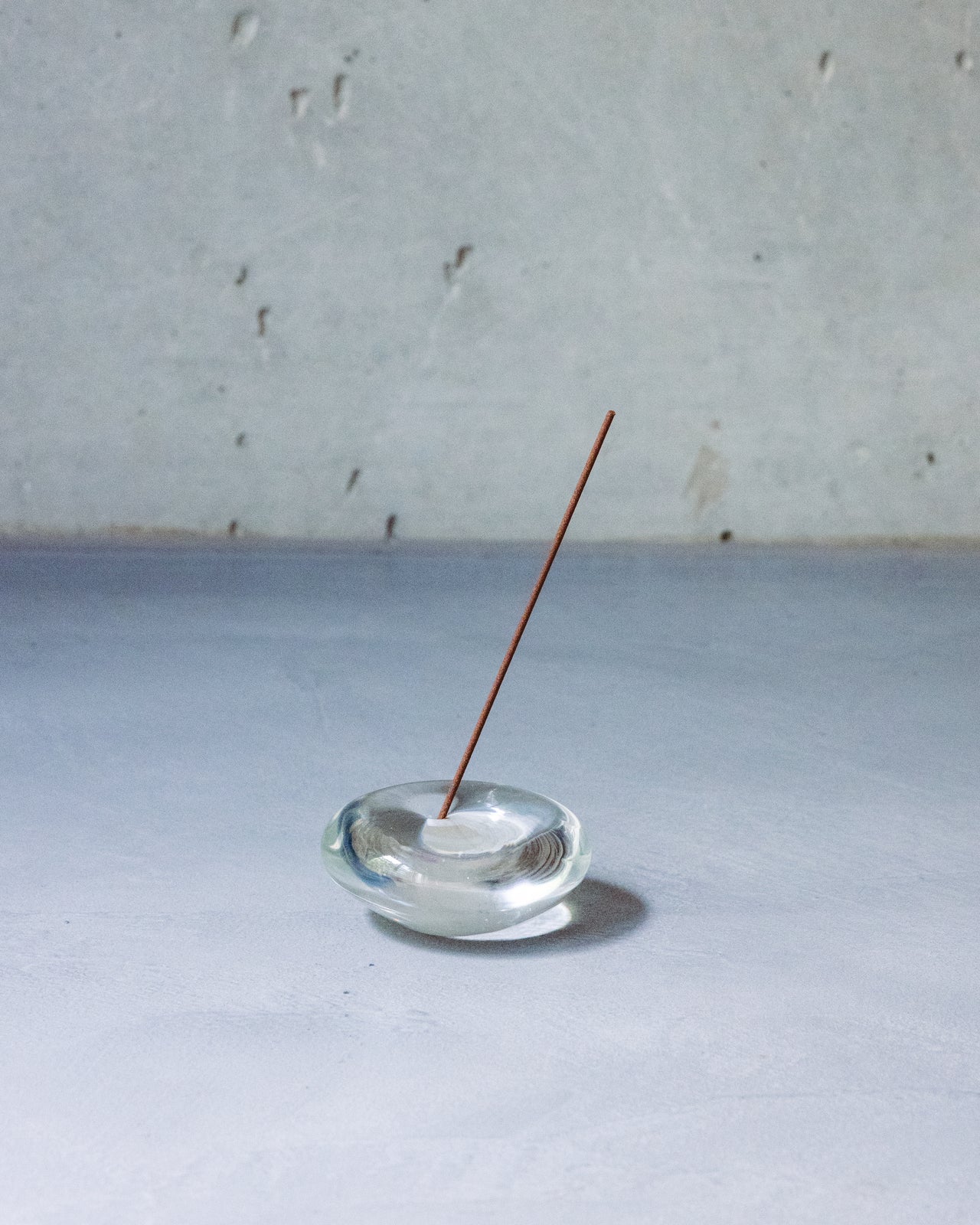 Räucherstäbchen-Halter aus Glas